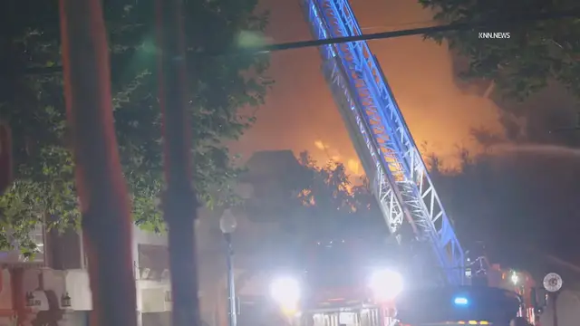 Video thumbnail for US, Los Angeles: Santa Clarita Commercial Fire Prompts 3rd Alarm Response Part 1.