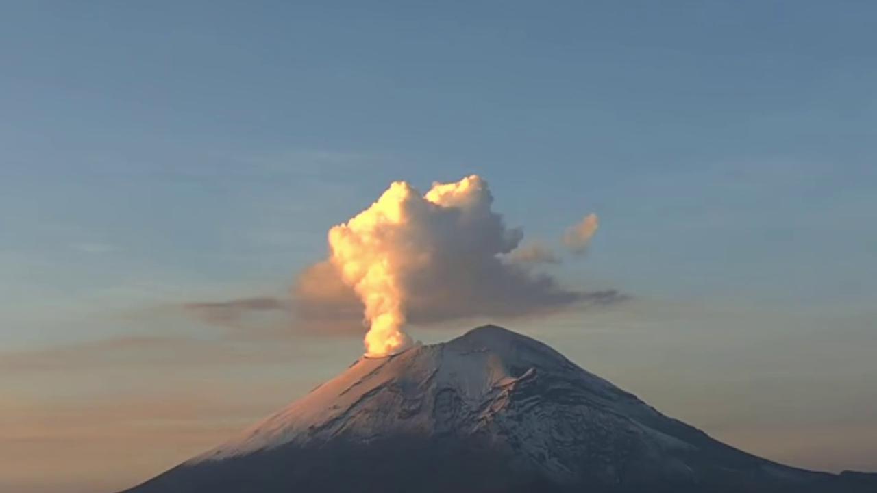 Video thumbnail for Mexico: Popocatepetl Volcano Sends Ash Plume Up To 23000 Feet In Ongoing Eruption.
