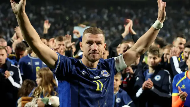 Video thumbnail for Tributes as Bosnian football star Edin Dzeko retires