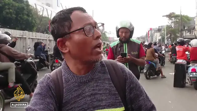 'Video thumbnail for Regional parliament torched as protests spread in Indonesia, at least three killed in Makassar'