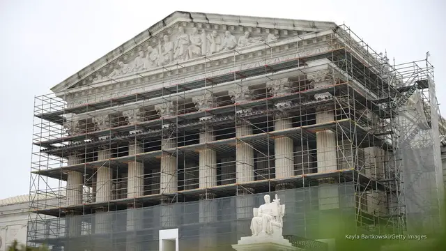 Video thumbnail for SCOTUS: 532,000 migrants on Biden parole program can be deported