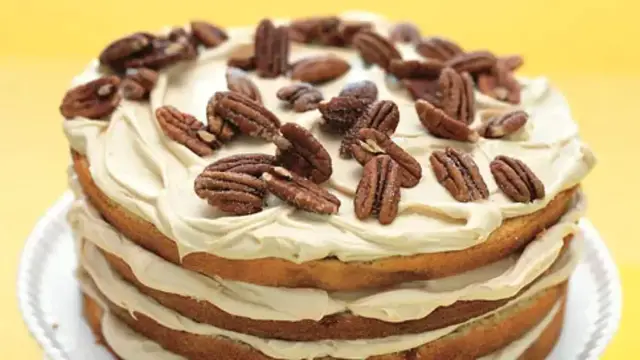 Video thumbnail for Banana Caramel Nut Cheesecake Recipe
