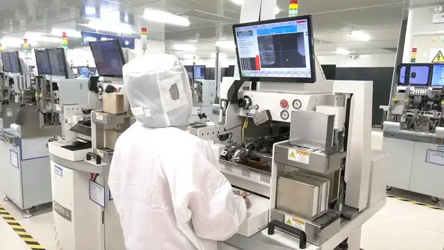 Video thumbnail for China: China's manufacturing PMI rises to 50.3 pct in June.