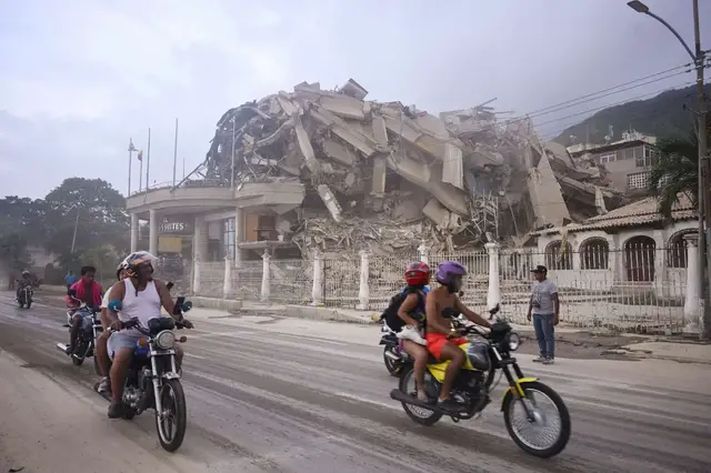 Video thumbnail for Venezuela declares emergency after twin powerful earthquakes