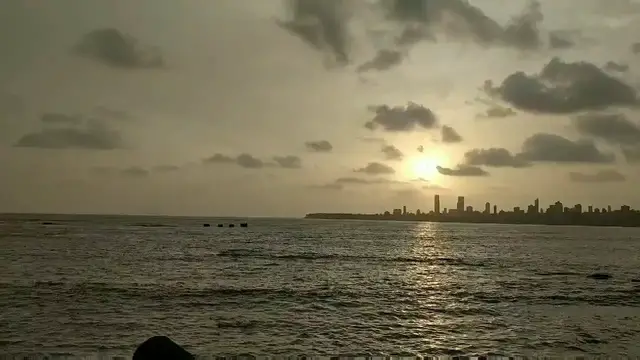 Video thumbnail for Marine Drive Timelapse , Mumbai