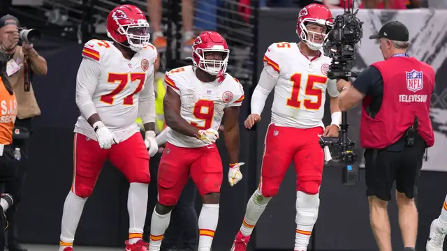 Video thumbnail for Chiefs Edge Raiders in Thrilling AFC West Showdown