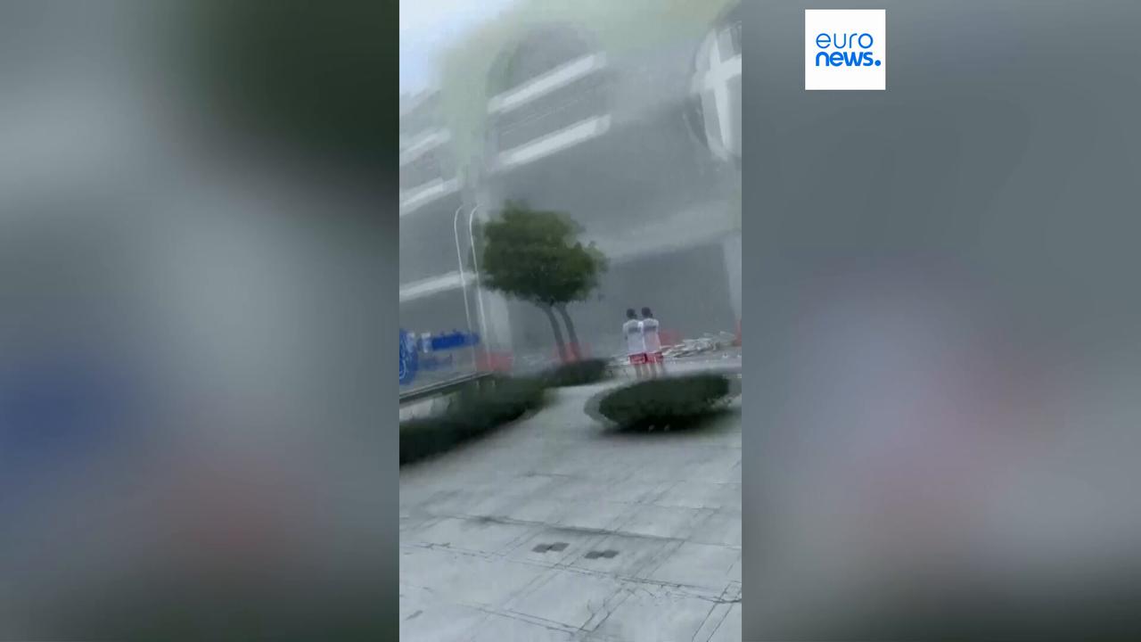 Video thumbnail for Schoolchildren flee as canopy collapses during deadly Philippines quake