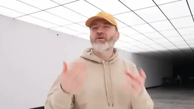 'Video thumbnail for World's Highest Screen-to-Body Ratio Smartphone'