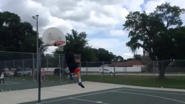 'Video thumbnail for Dunk Session With Yassen :: New Dunks'