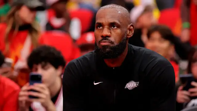 Video thumbnail for Can the Sixers Overcome OKC and Spurs in the West?