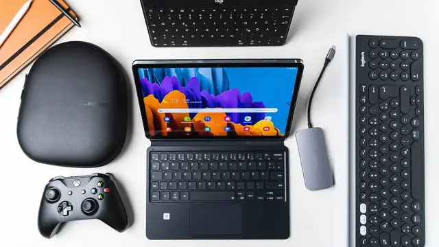 Video thumbnail for Samsung Galaxy Tab S7 & S7+: The Best Accessories