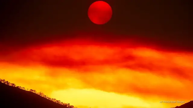 'Video thumbnail for Gifford Fire burns more than 83,000 acres as officials find where it ignited'