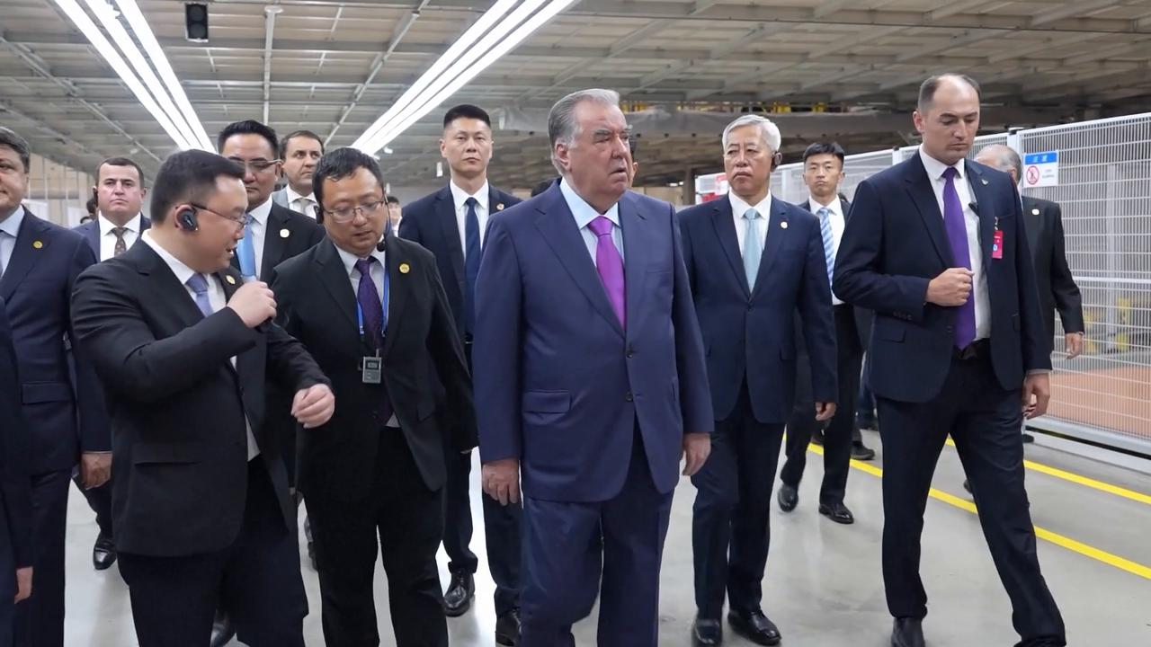 Video thumbnail for China: Tajik president sends invitation to Chinese manufacturers during visit in Chongqing.