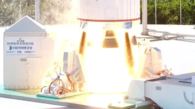 Video thumbnail for South Korea: Nuri Rocket Launch in Goheung.