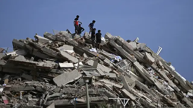 Video thumbnail for Venezuela quake leaves La Guaira in almost total devastation