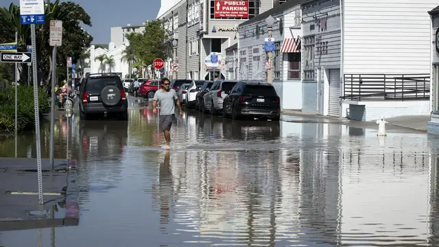 Video thumbnail for Flooding hits Southern California, Las Vegas Strip as Newport Beach declares emergency