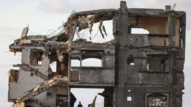 Video thumbnail for At least 500 buildings in Gaza at risk of collapsing because of Storm Byron
