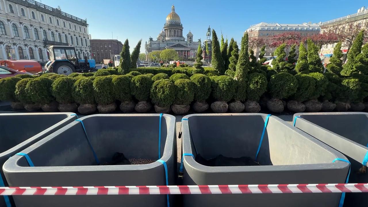Video thumbnail for Russia: Pop-up park in St Petersburg.