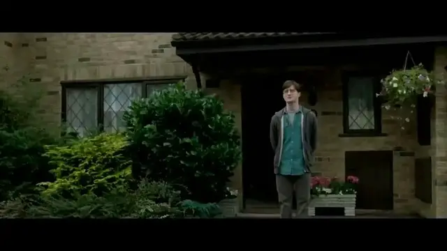 Video thumbnail for This Deleted Scene Would Have Changed Harry Potter And The Deathly Hallows