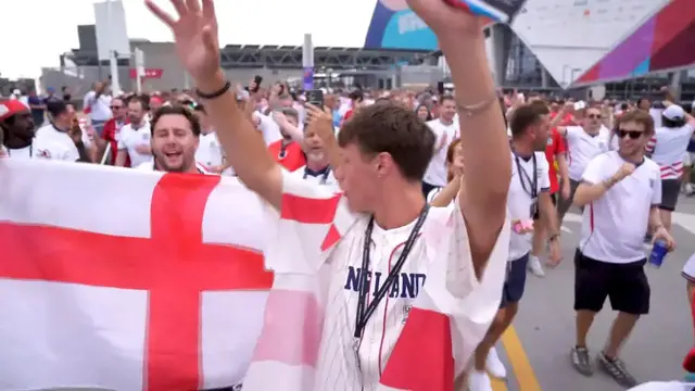 Video thumbnail for US: England fans celebrate 2026 FIFA World Cup 2-1 victory over Congo.