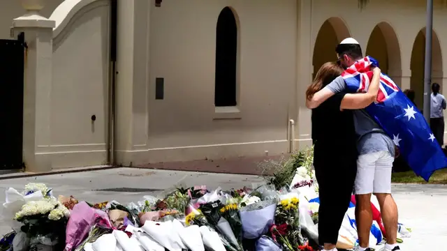 Video thumbnail for Bondi Beach investigators probe gunmen's movements prior to the attack