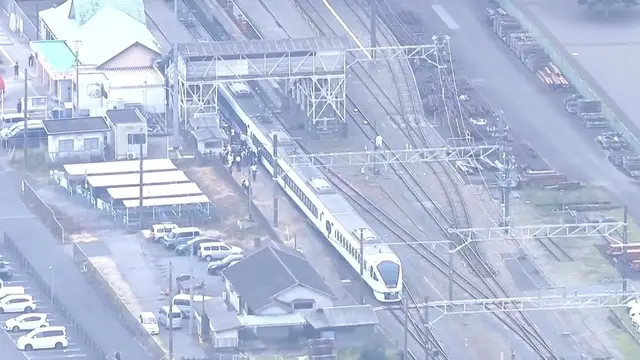 Video thumbnail for Four railway workers killed by express train at station in Japan