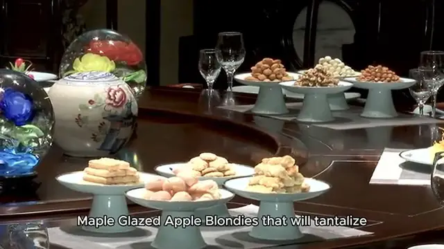 Video thumbnail for Maple Glazed Apple Blondies
