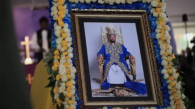 Video thumbnail for Uganda's King Oyo buried amid bitter succession dispute