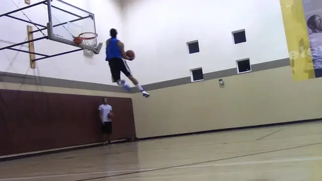 'Video thumbnail for Isaiah Rivera Really Good Dunk Session Ft. Steven and Luis'