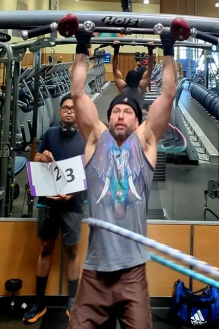 'Video thumbnail for Most consecutive chin ups while hula hooping - 24 by Reger Maffei'