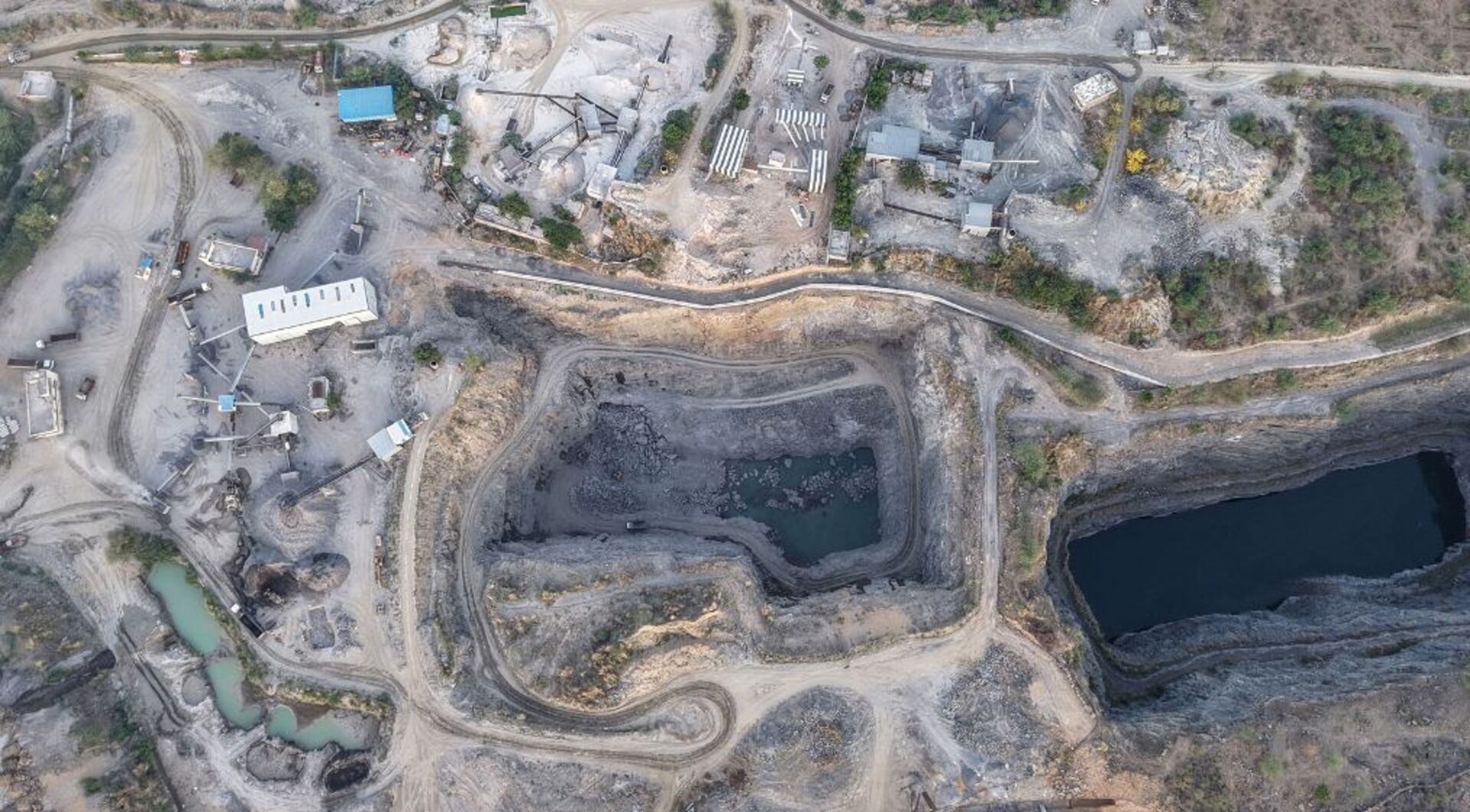 Video thumbnail for Activists fight to save India's ancient Aravalli range from illegal mining