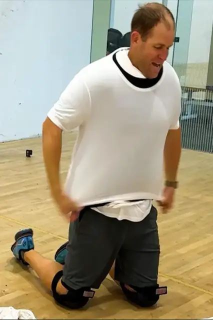 'Video thumbnail for Most t-shirts put on in one minute - 32 by David Rush'