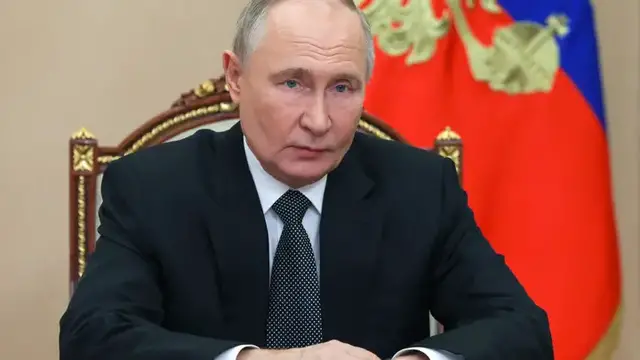 Video thumbnail for Bipartisan Senators Rebuke Trump Over Russian Diesel Deal