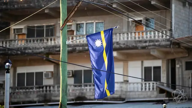 'Video thumbnail for Australia to send hundreds to Nauru in $1.6bn migrant resettlement deal'