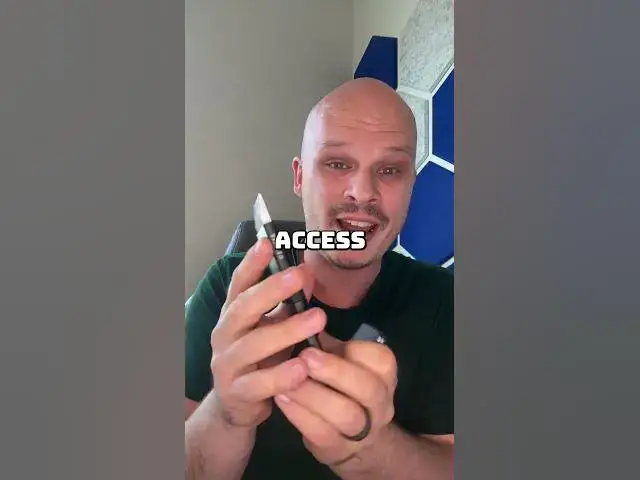 'Video thumbnail for Ekster Cardholder Pro vs Ridge Carbon'