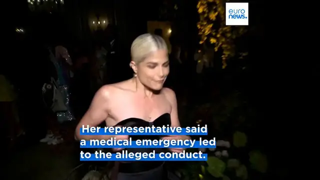 Video thumbnail for US actress Selma Blair accused of attacking cabin crew members on flight to New York