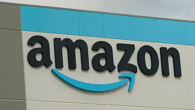 'Video thumbnail for Amazon cloud computing outage disrupts Snapchat, Airbnb and online services worldwide'