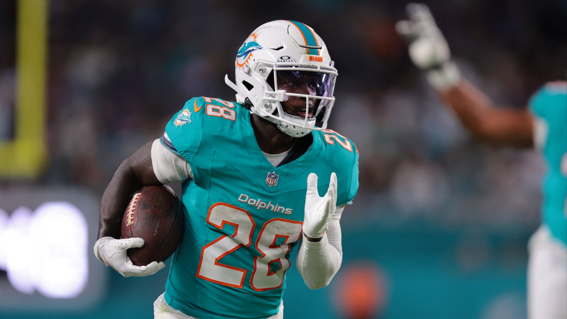 Video thumbnail for Miami Dolphins Secure De'Von Achane with $68M Deal