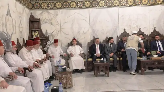 Video thumbnail for Syria: Turkish interior minister visits Umayyad Mosque during Syria trip.