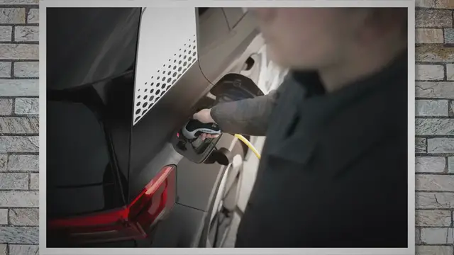 Video thumbnail for Solid State Battery vs Lithium-ion: The Future of Energy Storage