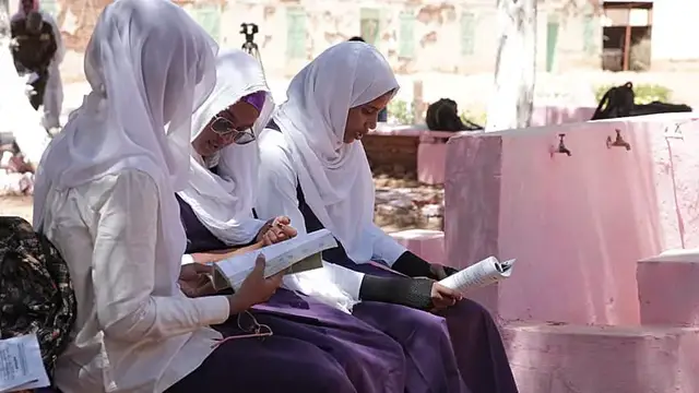 Video thumbnail for Children in Khartoum slowly return back to school amid war