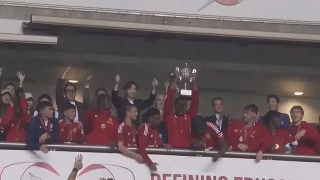 Video thumbnail for Manchester United finish Asia visit with 3-1 defeat of Hong Kong