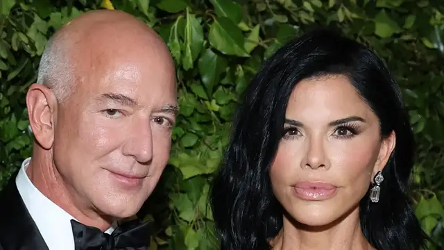 Video thumbnail for Signs Point To Trouble In Paradise For Sanchez & Bezos