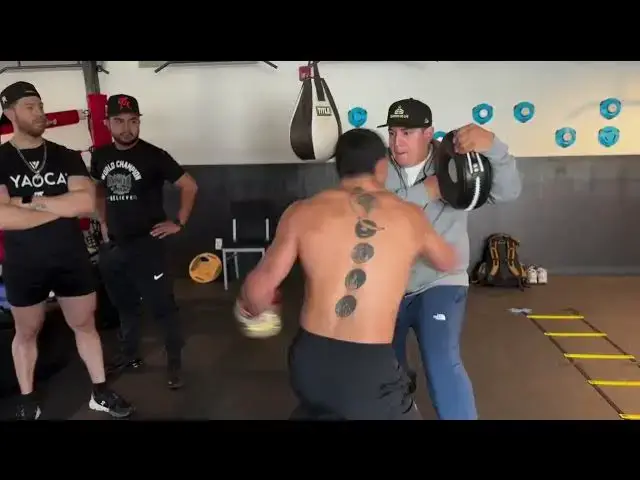 Video thumbnail for Teofimo Lopez being trained by Canelo coach Eddy Reynoso