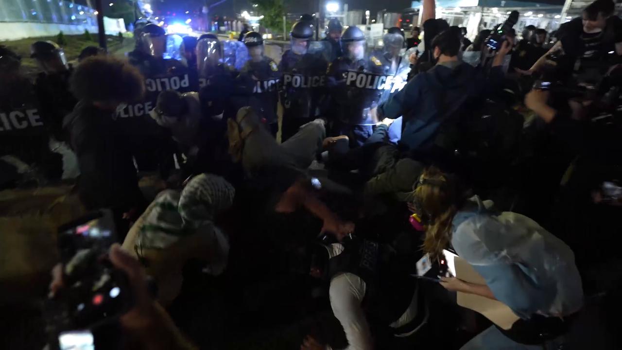 Video thumbnail for US: Newark police disperse anti-ICE protesters outside Delaney Hall.