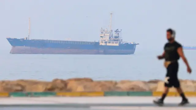 Video thumbnail for Oman sends proposal to Iran to manage Strait of Hormuz: Reports