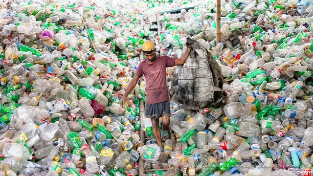 'Video thumbnail for Global ‘plastic crisis’ costing $1.5 trillion per year in human health impacts: Report'