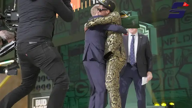 'Video thumbnail for Goodell Should Stop Hugging the Players'