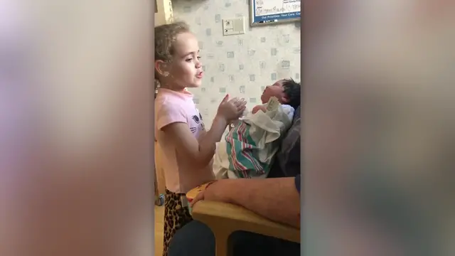 Video thumbnail for Adorable Girl Sings Lullaby First Time She Meets Newborn Sister | Happily TV