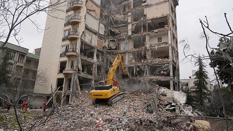 Video thumbnail for Israel bombs Tehran as Iran hits Telaviv, Gulf states